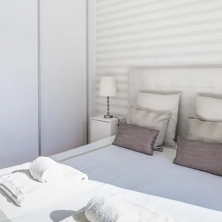 Portucale ! Downtown Premium With Parking Garage Apartment Lisbon