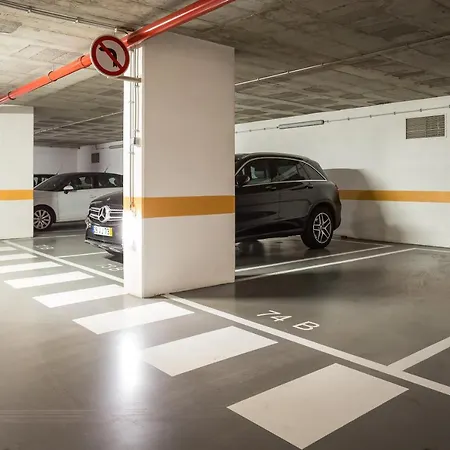 Portucale ! Downtown Premium With Parking Garage * Lisbon