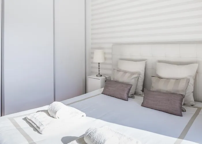 Portucale ! Downtown Premium With Parking Garage Apartment Lisbon
