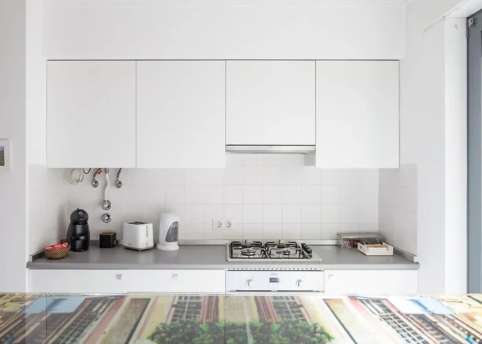Portucale ! Downtown Premium With Parking Garage Apartment *